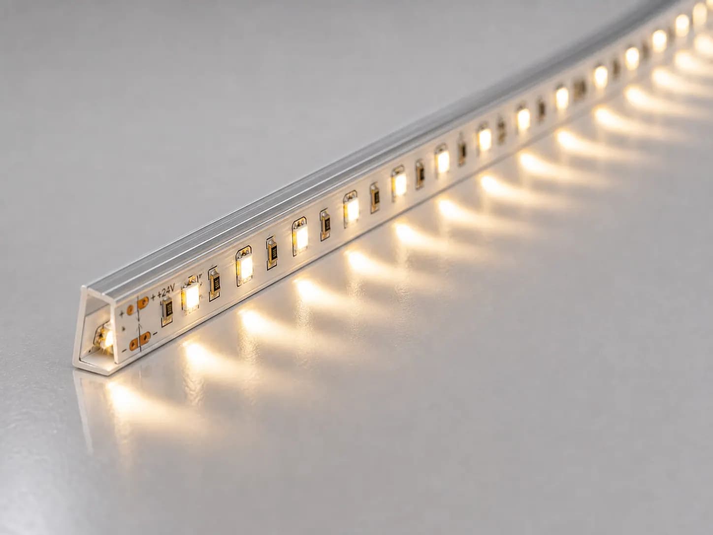 SMD2835 LED strip light - 60 LEDs/m / 8mm / DC24V / 7.2w/meter